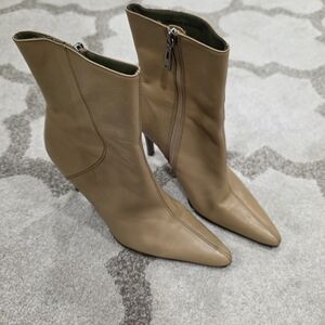 Valerie Stevens Chic Beige Heeled Boots